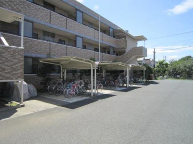 ヴィオレ湘南0301号室 自転車置場です。