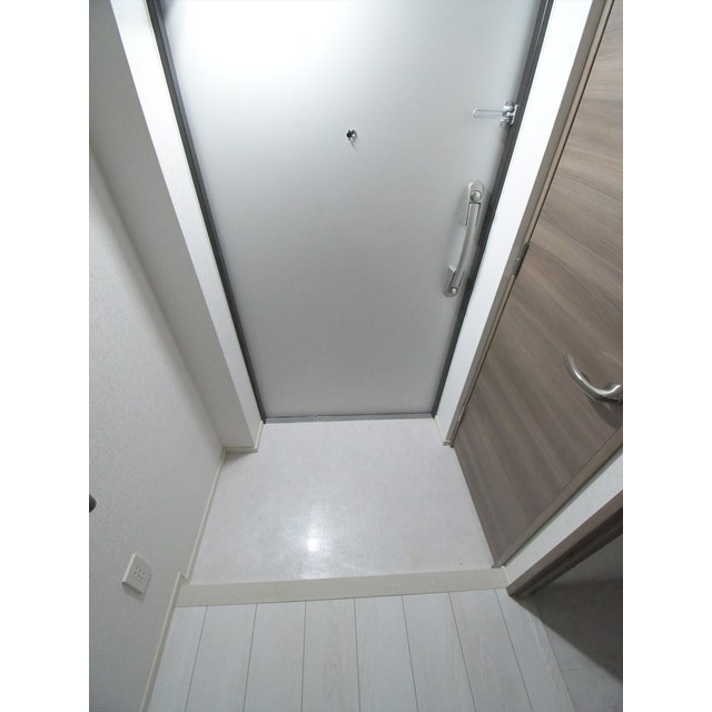 プライムガーデン若木0406号室 玄関