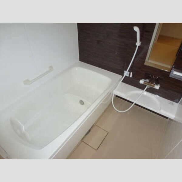 Est Village103号室 UB