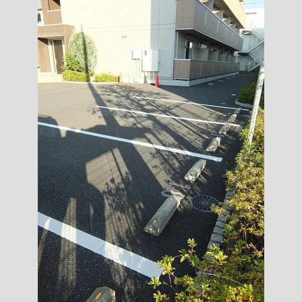 アルスノーヴァⅡ 駐車場