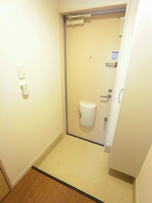 リブリ・ハウジング 玄関