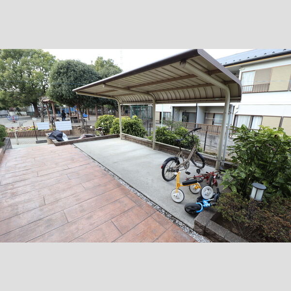 ポンテ・フィオーレ 駐輪場