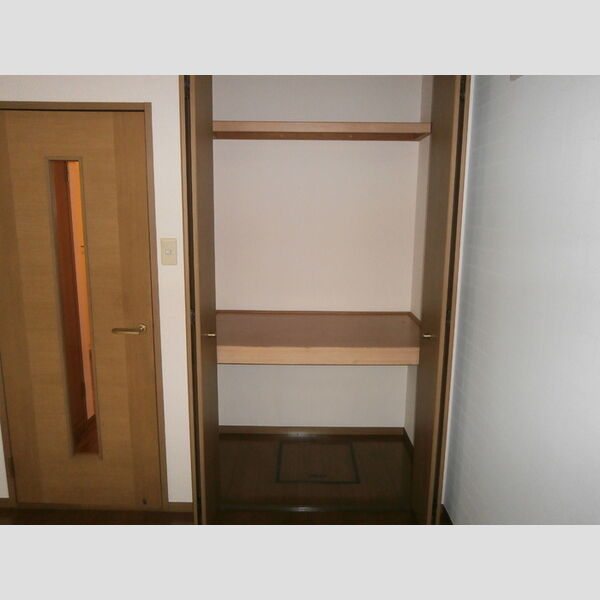 ヴィラマルイシ クロゼット