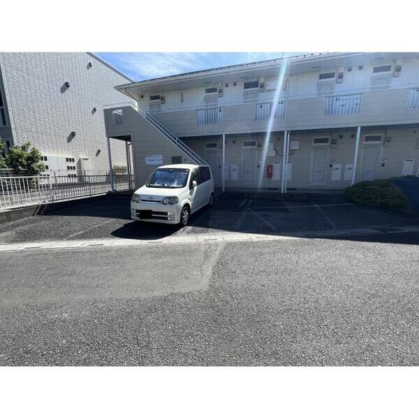 エステートピアMITA 駐車場