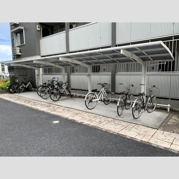 ステラタウン デネボラ205号室 駐輪場