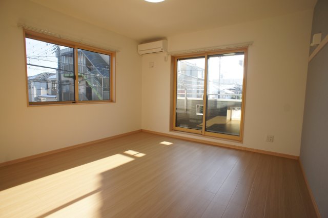 ＪＵＫＯ八千代台 こちらのリビングで趣味の時間をお楽しみください