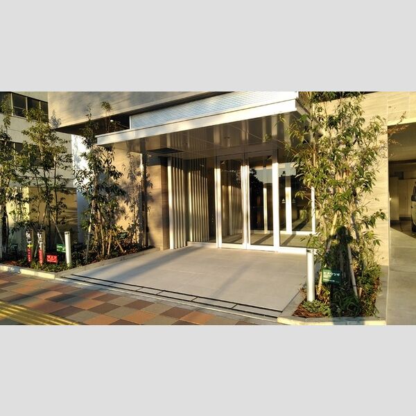 IS(イズ)804号室 エントランス