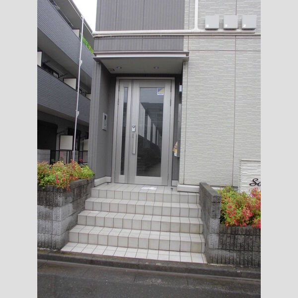 ソラーレ305号室 エントランス