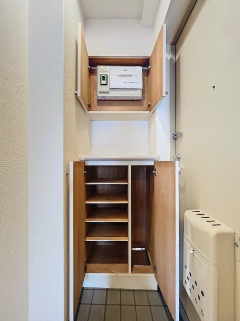 シティハイツ新小岩6階 靴入