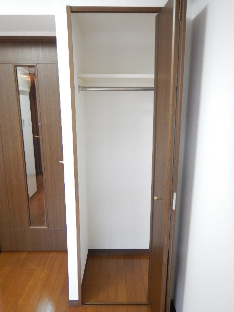 ガラ・ステージ京橋5階 収納