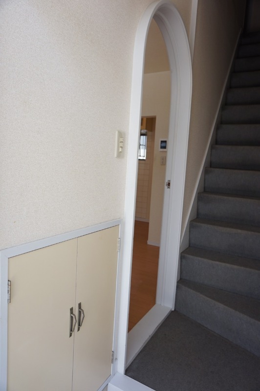 ローズガーデン(S-031C) 玄関