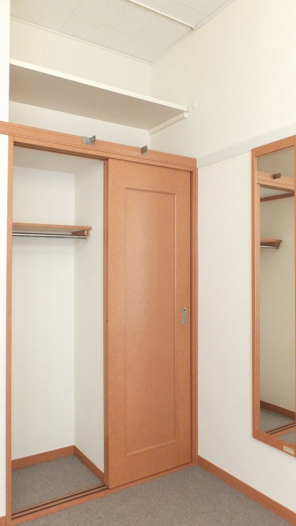 レオパレスとあむ クローゼット