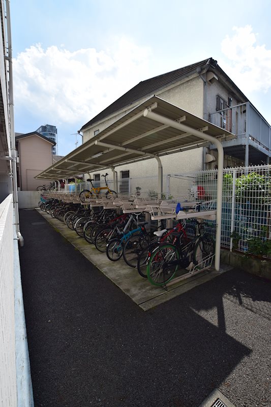 レジディア上落合4階 駐輪場