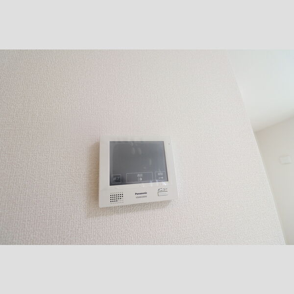 ロイヤルヒル越谷106号室 モニター付きインターホン