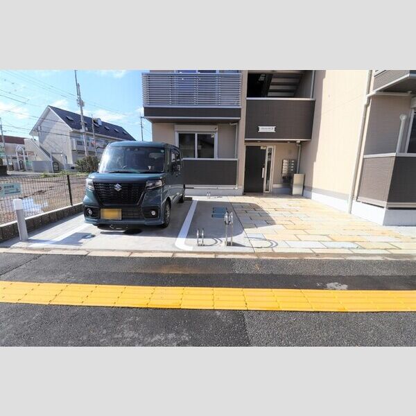 Avanza berl Ⅱ 駐車場
