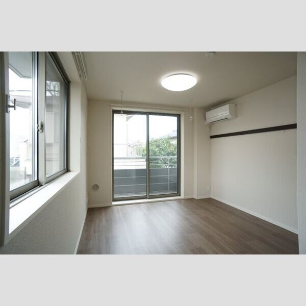 Bequem3201号室 二面採光の明るい洋室♪