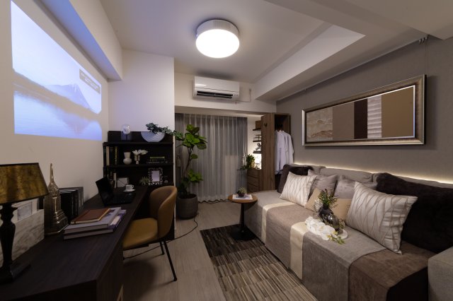 コンシェリア東京 ＜ＨＩＧＡＳＨＩＪＵＪＯ ＲＥＳＩＤＥＮＣＥ10階 お部屋で心躍るコンテンツを大画面で楽しめます！