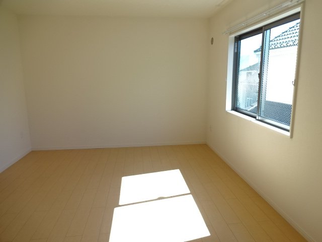 シャイン　ガーデン 洋室