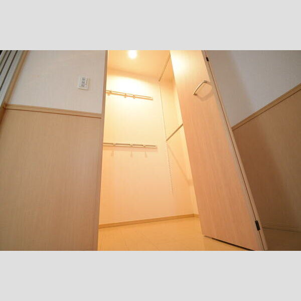 ソレーユ川口101号室 ワンステップクローゼット