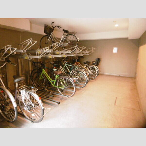 FINE FLATS S103号室 自転車駐輪場