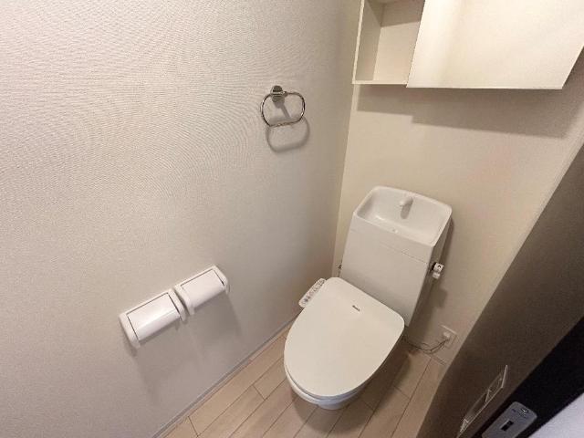 ルナフォーリア201号室 シャワー付トイレ