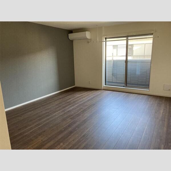 リーブルファイン成城学園前204号室 リビング