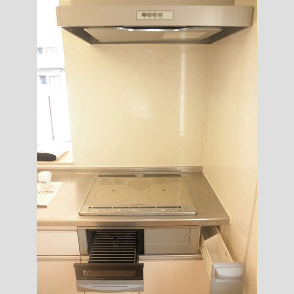 サニーサイド聖蹟　ⅠⅠ-201号室 2口IHコンロ+1口ラジエント+グリル付