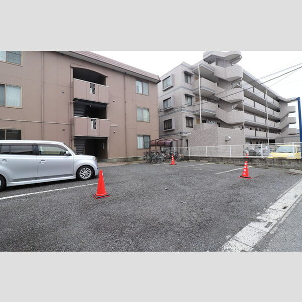 メゾンファミール ★駐車場★