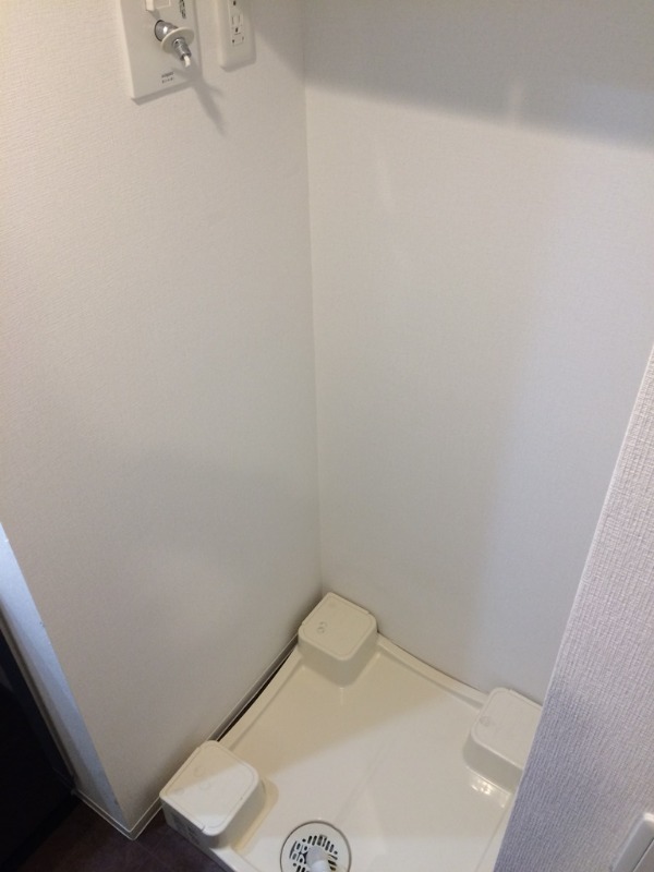 レジディア西小山2階 洗濯機置場