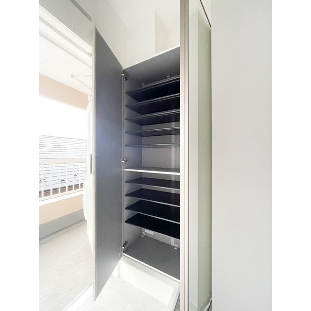 第六竹石マンション302号室 内観