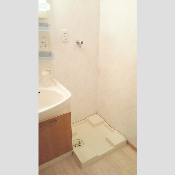 バニュルスⅣ303号室 室内洗濯機置き場