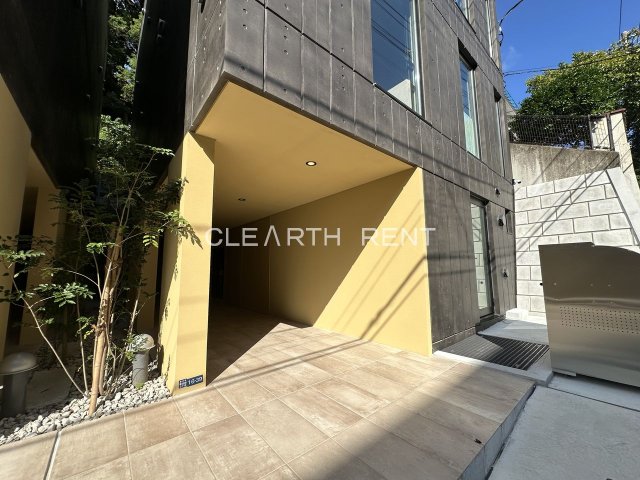 ＧＲＡＮ ＰＡＳＥＯ 島津山Ｅａｓｔ おしゃれなエントランス