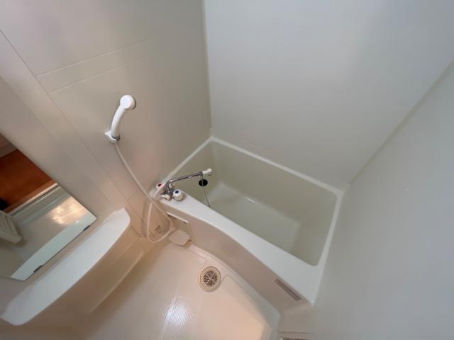 メゾン・トランタンヌーフ205号室 バス