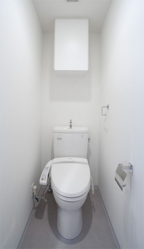 レジディア四谷三丁目3階 トイレ