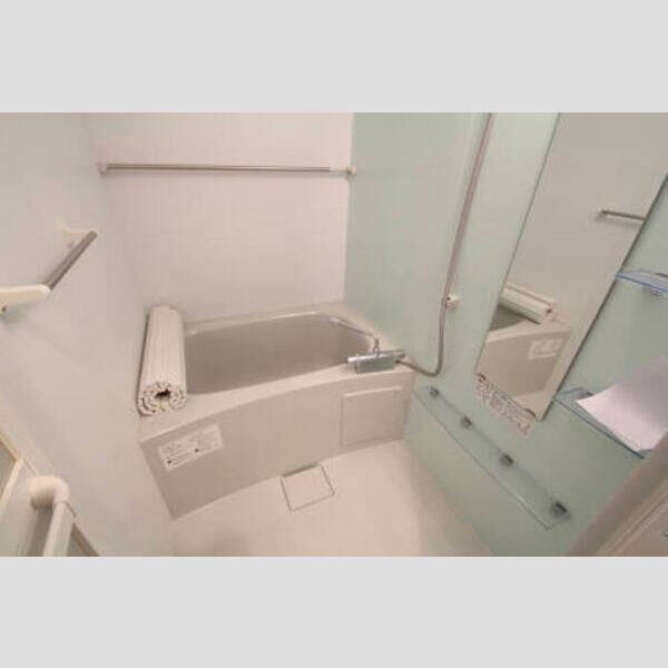 グラシューズ モダンなパステルカラーの浴室