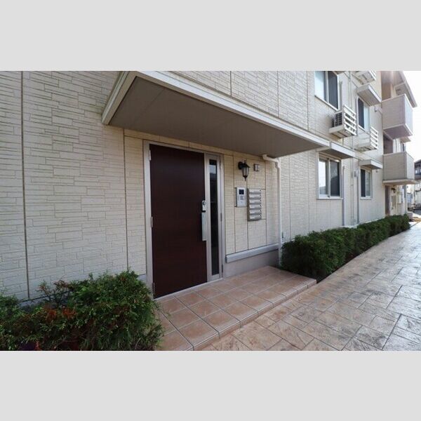 エクセル梨香103号室 エントランス