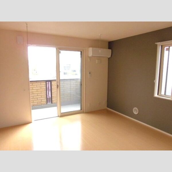 ルガーナ グランデ LDK(12.5帖)