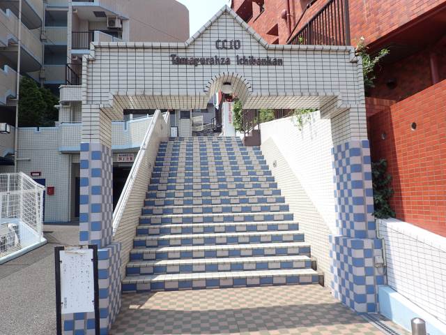 クリオたまプラーザ壱番館3階 エントランス