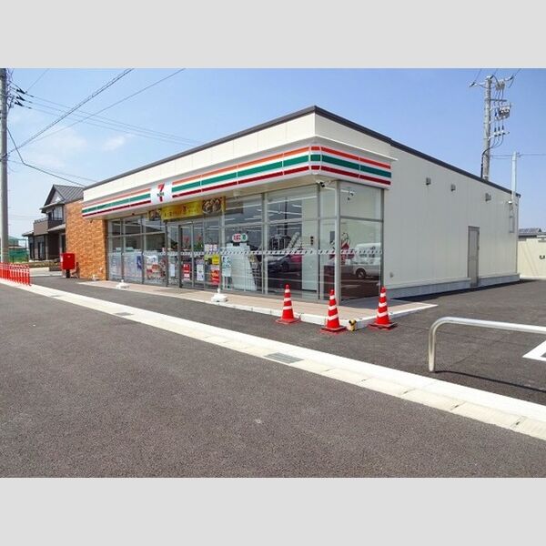 ゼフィール セブンイレブン木更津瓜倉店　徒歩5分(370m)