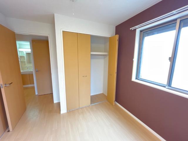 クリサンテーム 洋室　クローゼット