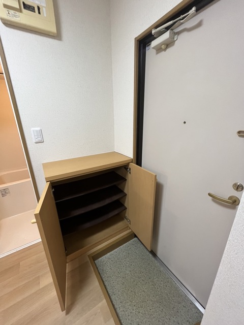 エスポワール井上0103号室 玄関