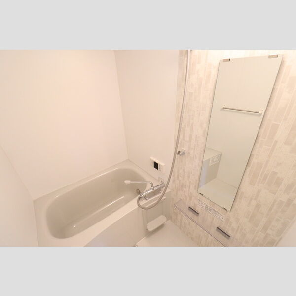 ラ・フェリーチェ201号室 ユニットバス