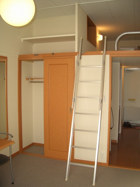 レオパレスジオイド205号室 内観