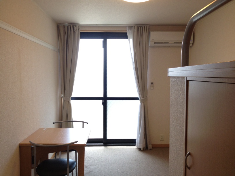 レオパレスブラウンハウス 外観