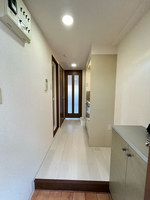 Ｂｉｇ　Ｔｈｒｏｕｇｈ 玄関