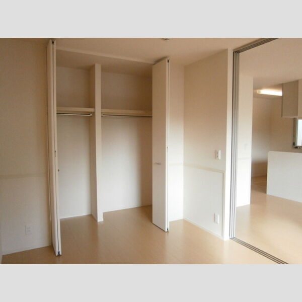 サマンドール 洋室　収納