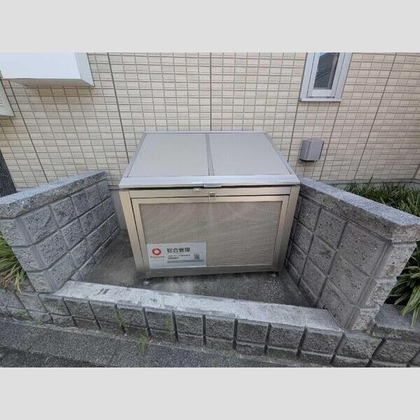 エクレウス下馬 ごみ置き場