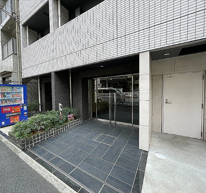 ベルシード横濱WESTⅡ エントランス