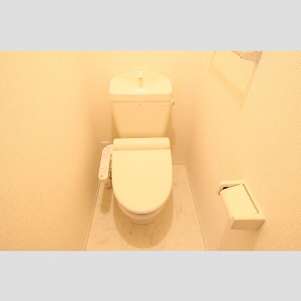 グラマードマレⅡ205号室 温水洗浄暖房便座