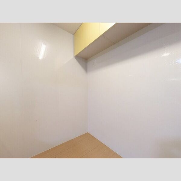 スプリングフォレスト　B 冷蔵庫置場